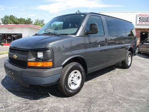 Used 2016 Chevrolet Express 2500 LS RWD image 7