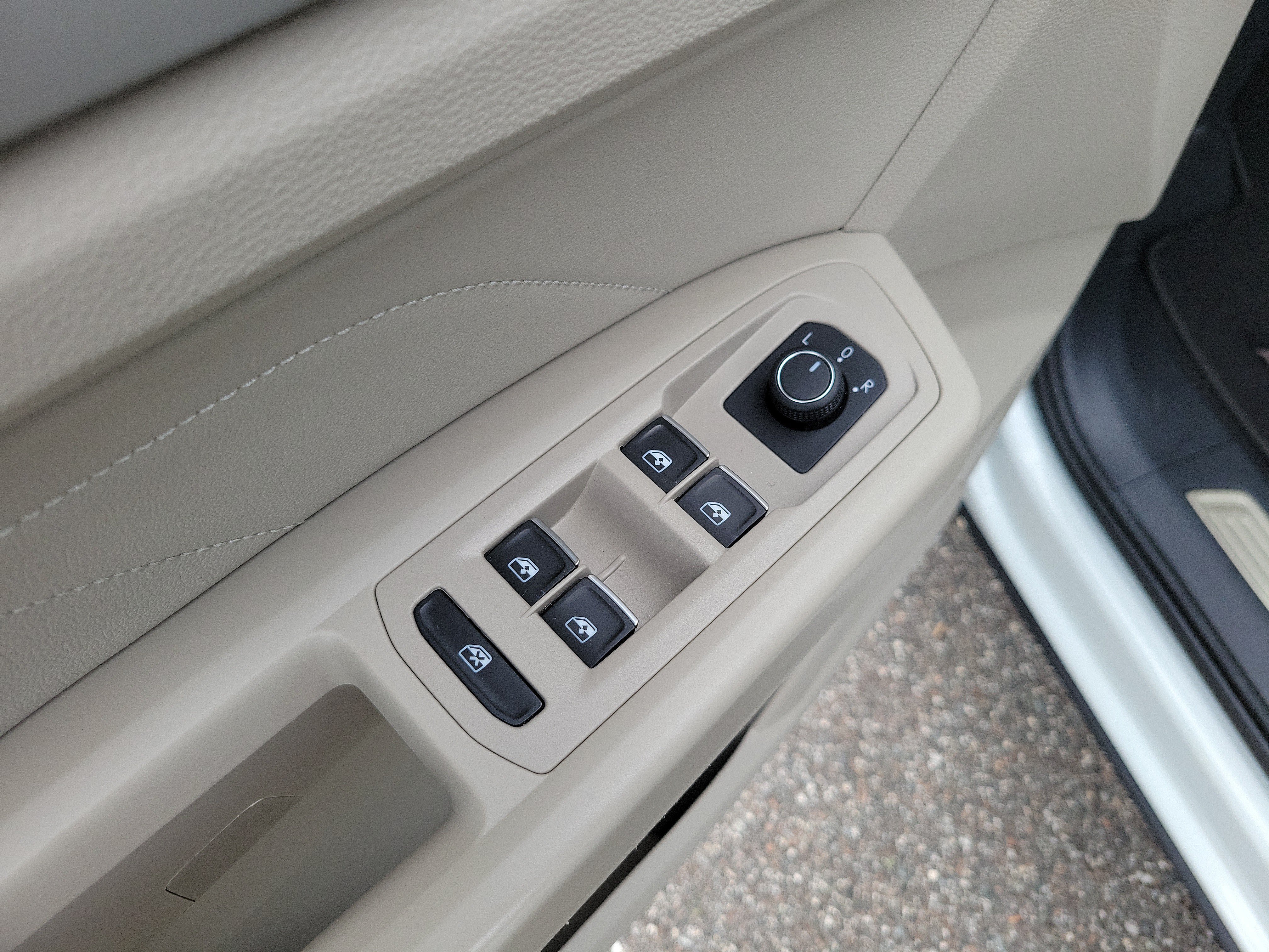Used 2022 Volkswagen Atlas SE FWD image 21