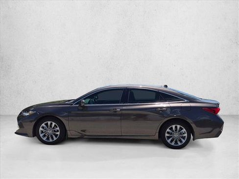 Used 2020 Toyota Avalon XLE w/ Moonroof Package FWD image 9