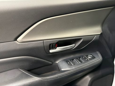 Used 2025 Toyota Grand Highlander AWD Hybrid image 33