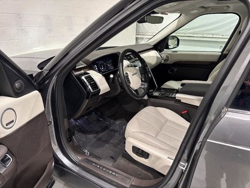 Used 2018 Land Rover Discovery HSE image 29