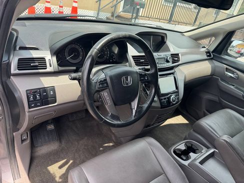 Used 2014 Honda Odyssey Touring image 10