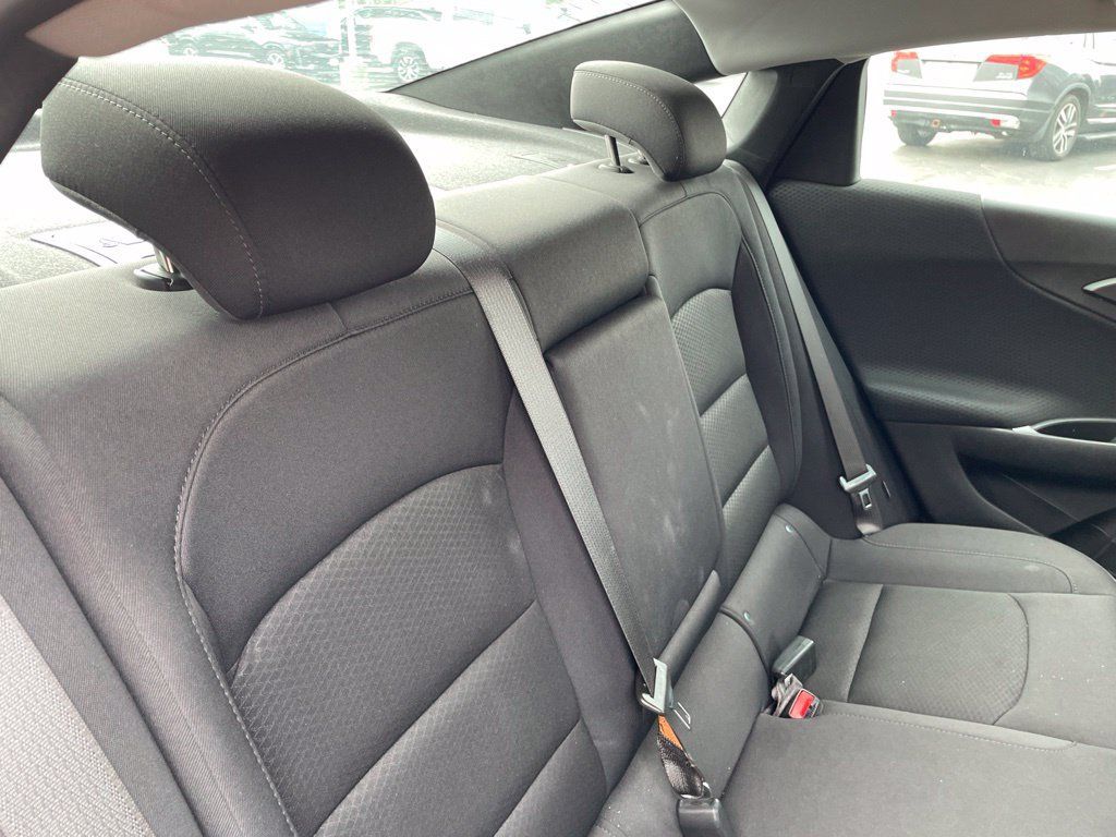 Used 2025 Chevrolet Malibu LT FWD image 17