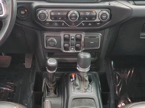 Used 2021 Jeep Wrangler Unlimited Sahara AWD/4WD image 18