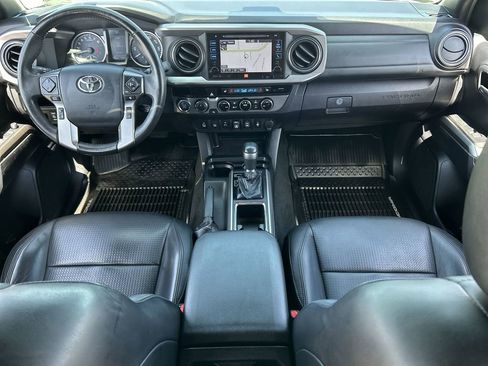 Used 2018 Toyota Tacoma Limited image 21