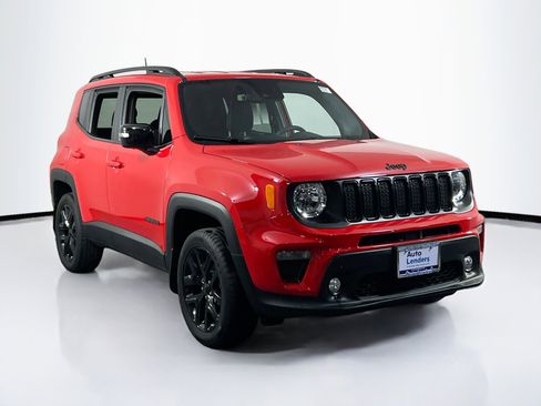 Used 2022 Jeep Renegade Altitude w/ Convenience Group image 3