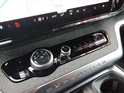 Certified 2025 Ford Expedition Tremor image 12