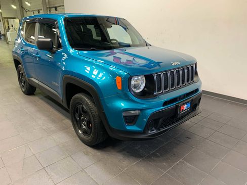 Used 2022 Jeep Renegade Sport image 2