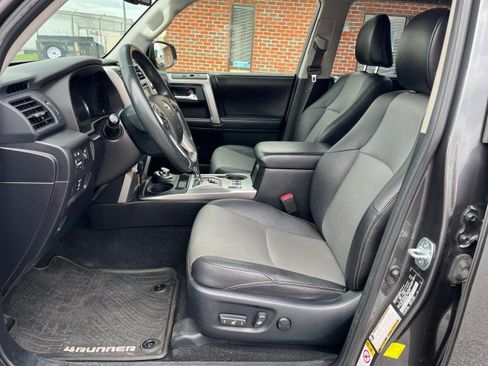 Used 2016 Toyota 4Runner SR5 Premium AWD/4WD image 12