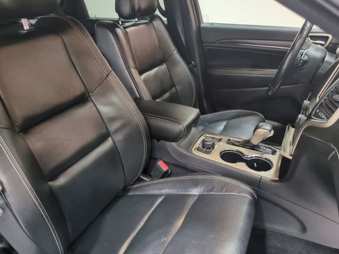 Used 2017 Jeep Grand Cherokee Limited AWD/4WD image 10