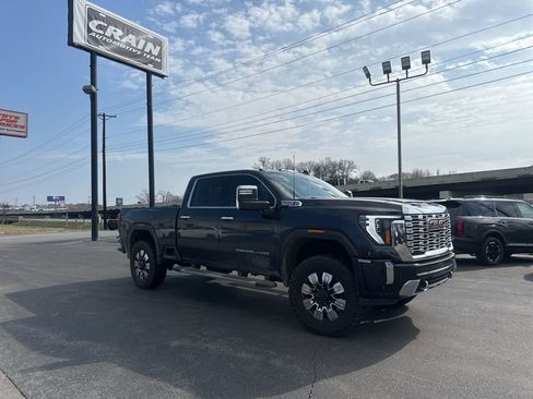 Used 2024 GMC Sierra 2500 Denali w/ Denali Reserve Package image 3