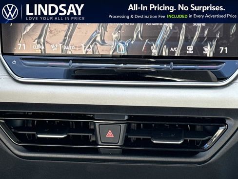 New 2026 Volkswagen Tiguan SE FWD image 15