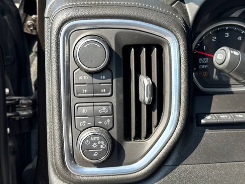 Used 2019 Chevrolet Silverado 1500 High Country w/ Technology Package AWD/4WD image 17