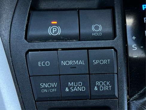 Used 2020 Toyota RAV4 LE w/ All Weather Liner Package AWD/4WD image 42