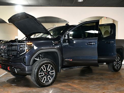 Used 2025 GMC Sierra 1500 AT4 w/ AT4 Premium Package image 90