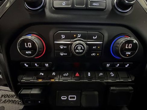 Used 2019 Chevrolet Silverado 1500 LTZ w/ LTZ Plus Package AWD/4WD image 19