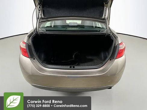 Used 2018 Toyota Corolla LE FWD image 24