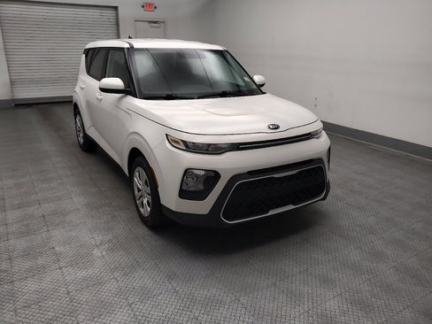 Used 2020 Kia Soul LX FWD image 13