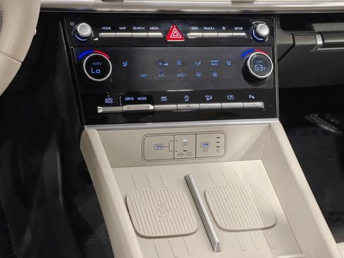 Used 2025 Hyundai Santa Fe SEL AWD/4WD image 8