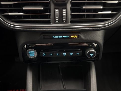 Used 2024 Ford Escape Platinum image 34