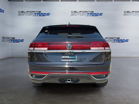 Used 2024 Volkswagen Atlas Cross Sport SE FWD image 6