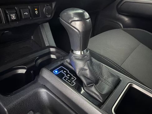 Used 2021 Toyota Tacoma TRD Off-Road w/ Technology Package AWD/4WD image 30