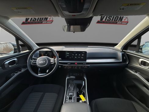 Used 2025 Kia Sorento LX image 25