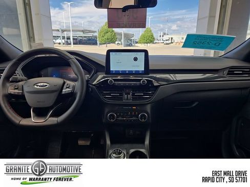 Used 2025 Ford Escape ST-Line Select AWD/4WD image 13