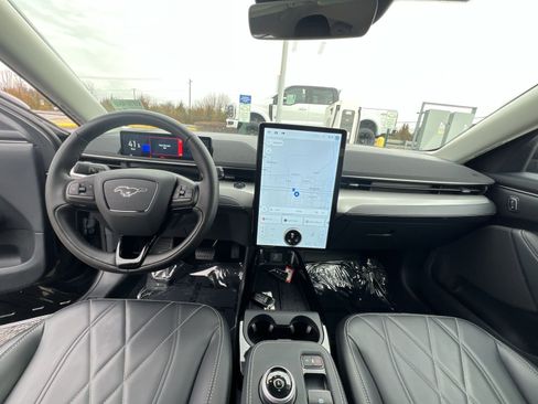 Used 2021 Ford Mustang Mach-E Select image 23