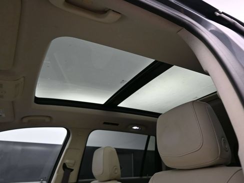 Used 2020 Cadillac XT6 Premium Luxury FWD image 13