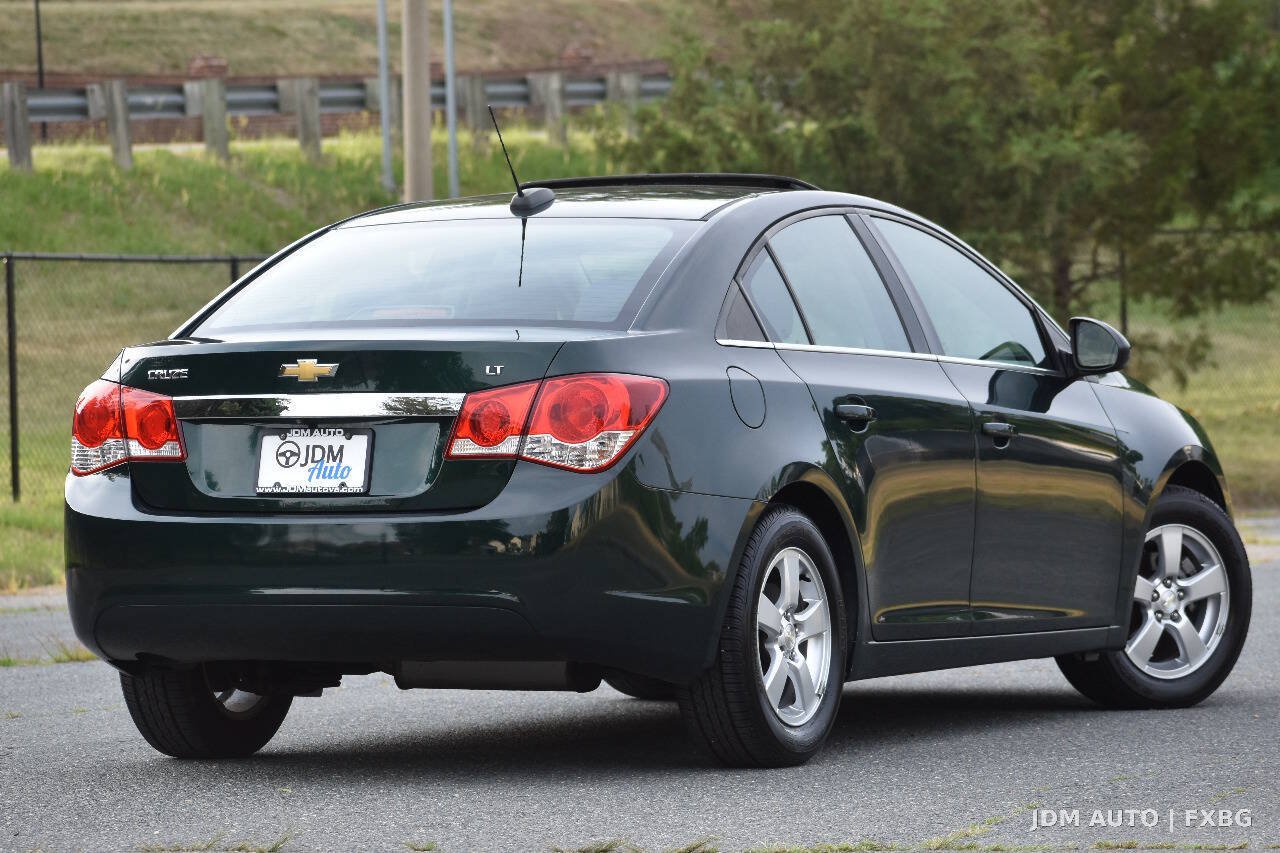Used 2015 Chevrolet Cruze LT w/ Sun And Sound Package FWD image 5