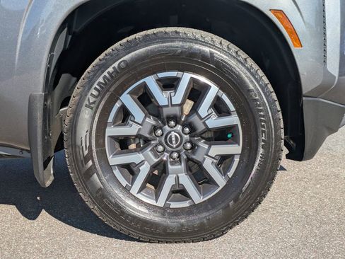 Used 2022 Nissan Frontier SV image 10