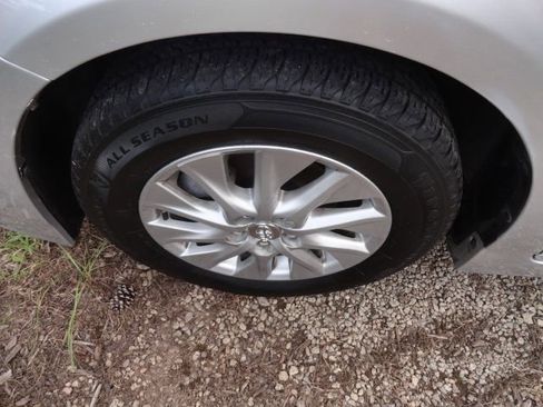 Used 2014 Toyota Prius Plug-In Hybrid image 18