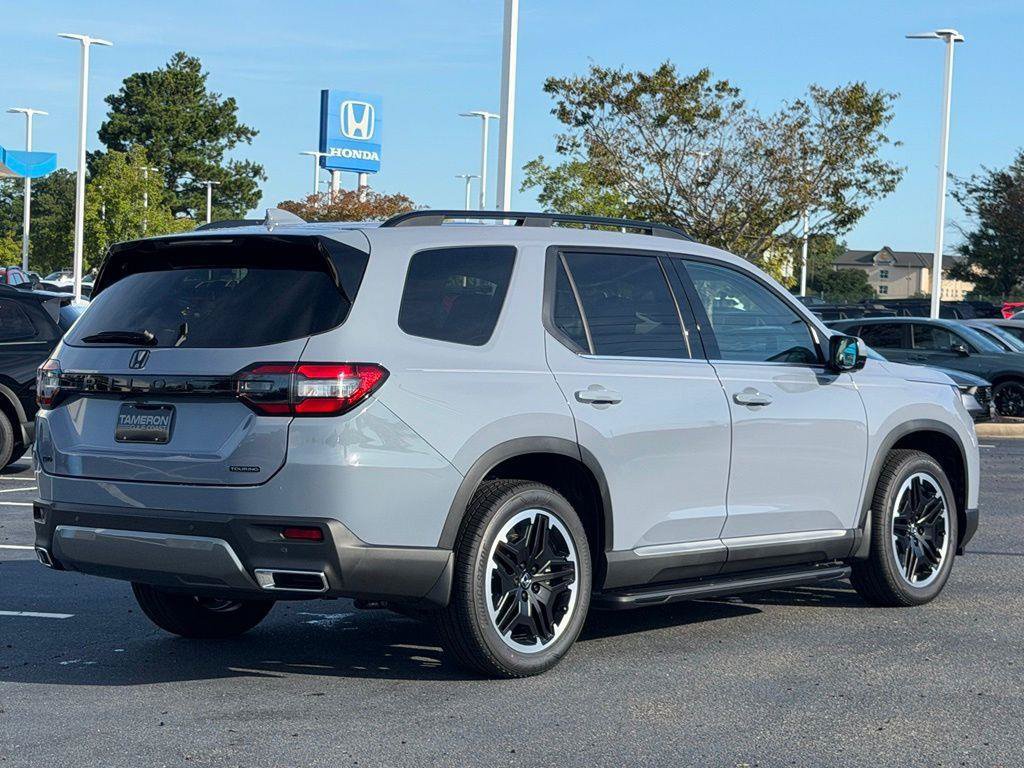 New 2026 Honda Pilot Touring image 5