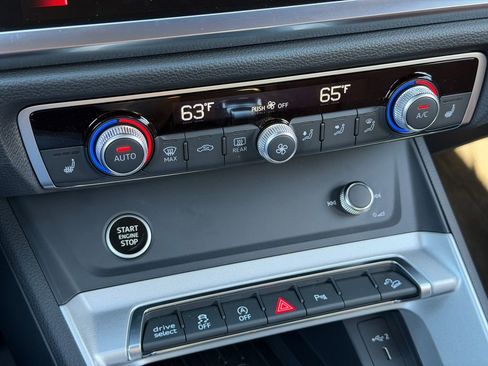 Used 2025 Audi Q3 2.0T Premium image 21