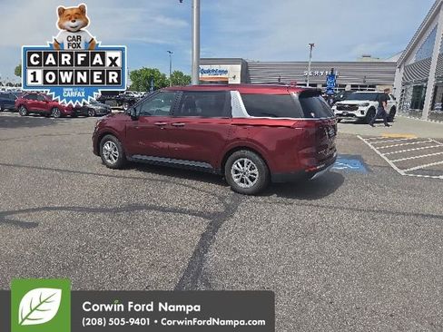 Used 2024 Kia Carnival LX FWD image 4