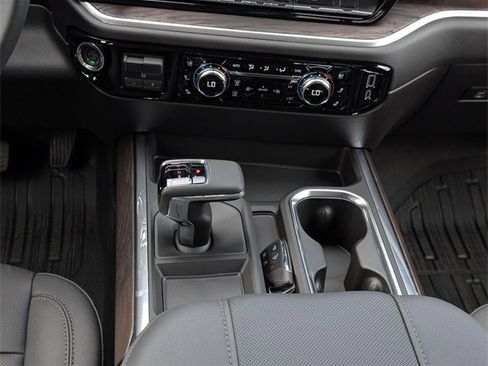 New 2026 GMC Sierra 1500 SLT image 21