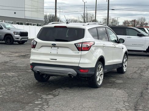 Used 2017 Ford Escape Titanium image 4