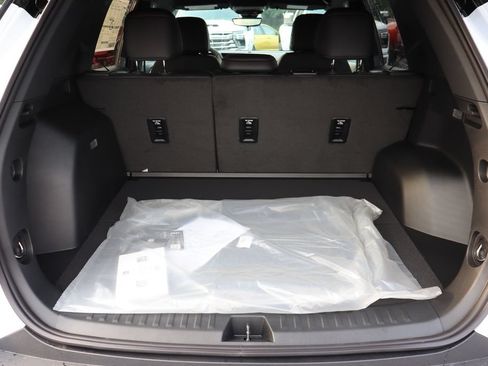 New 2027 Chevrolet Equinox RS w/ Safety and Technology Package FWD image 26