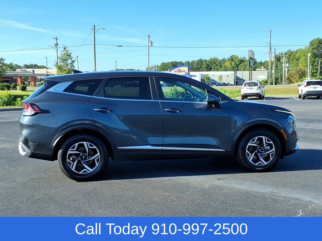 Used 2024 Kia Sportage LX FWD image 4