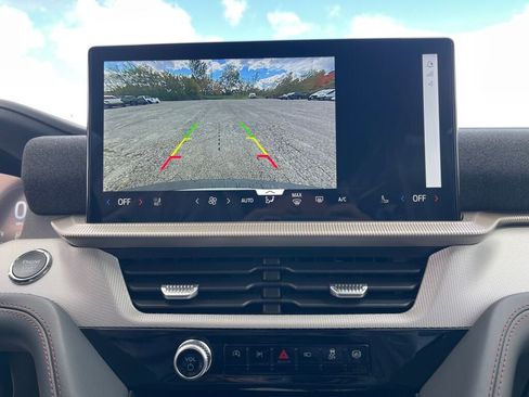 New 2026 Ford Explorer Active w/ Active Comfort Package image 9