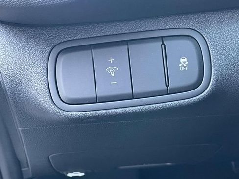 Used 2026 Hyundai Venue SE FWD image 19