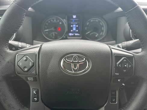 Used 2021 Toyota Tacoma TRD Off-Road w/ Technology Package AWD/4WD image 30