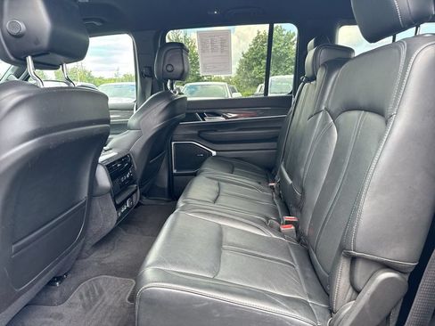 Used 2022 Jeep Wagoneer Series II AWD/4WD image 23
