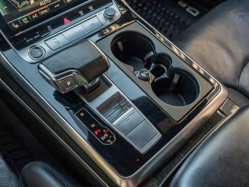 Used 2021 Audi Q8 Prestige w/ Prestige Package image 29