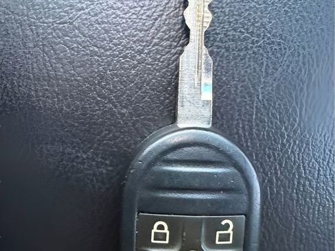 Used 2015 Ford Explorer XLT w/ Equipment Group 202B image 28