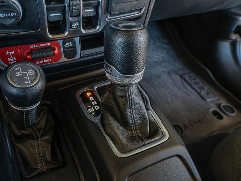 Used 2024 Jeep Wrangler Unlimited AWD/4WD image 20