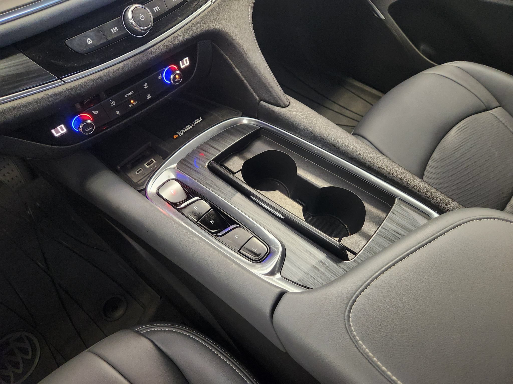 Used 2023 Buick Enclave Essence FWD image 18