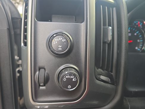 Used 2019 Chevrolet Silverado 1500 LT AWD/4WD image 24