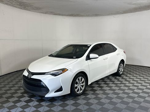 Used 2017 Toyota Corolla LE FWD image 7